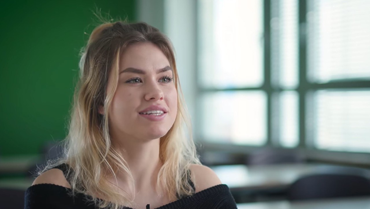 Das Vorschaubild zu dem Enterprise Mobility Video, welches das duale Studium Programm erklärt. 