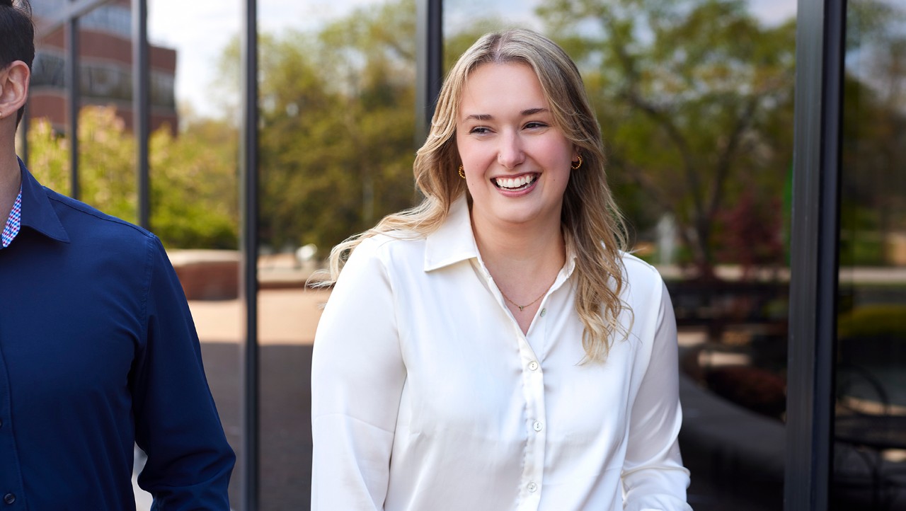 Mitglied des Enterprise Mobility-Teams außerhalb der Hauptniederlassung in St. Louis, MO, USA. 