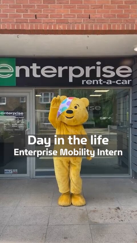 Vorschaubild aus einem Video über einen Tag im Leben eines Management-Praktikanten bei Enterprise Mobility. 